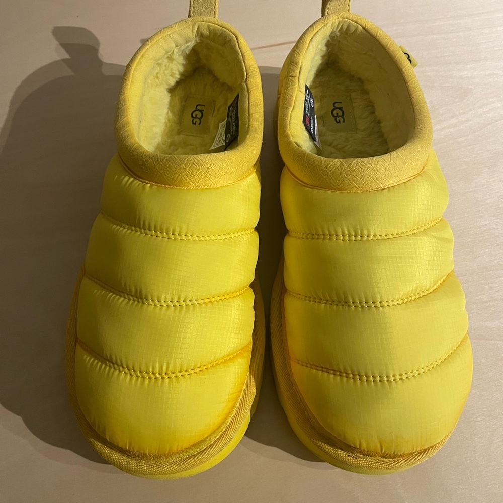 UGG Tasman puffer slippers women’s 9 canary yellow